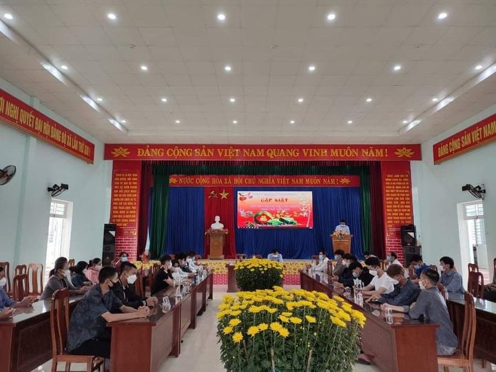 BÌNH ĐÀO: TỔ CHỨC GẶP MẶT, TẶNG QUÀ, ĐỘNG VIÊN THANH NIÊN TRÚNG TUYỂN NGHĨA VỤ QUÂN SỰ TRƯỚC NGÀY NHẬP NGỦ