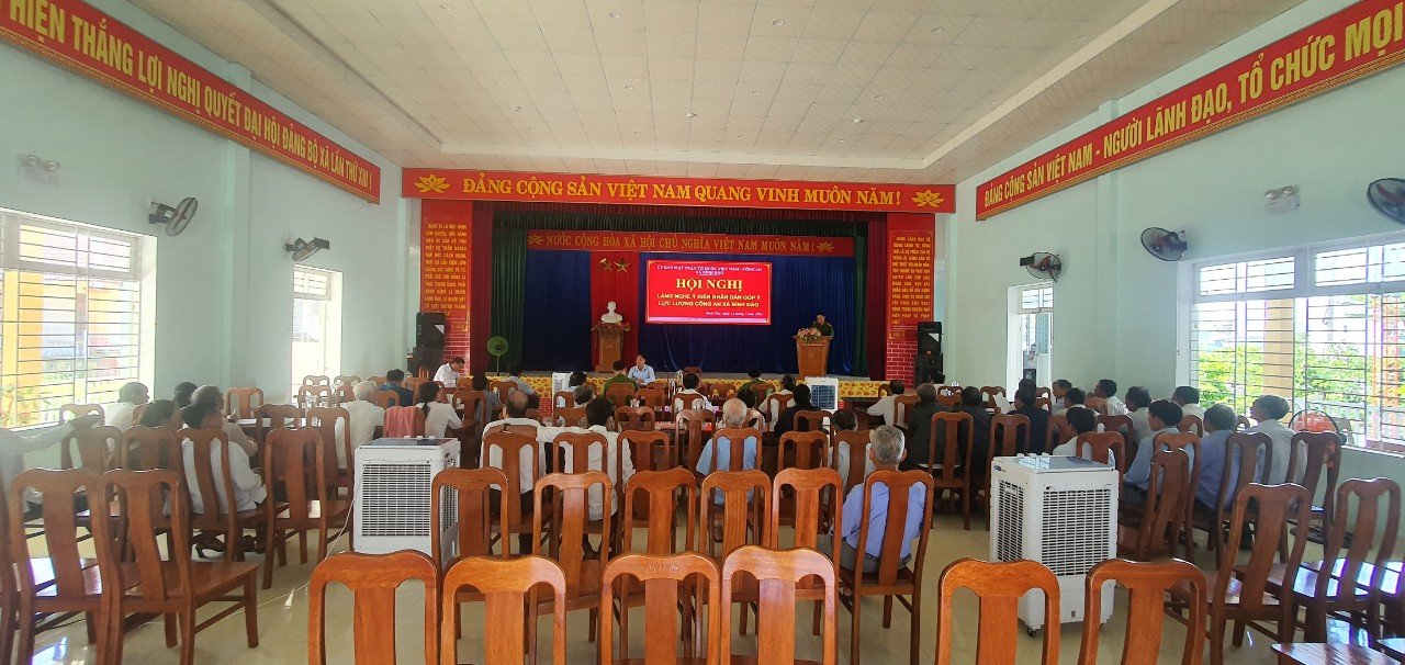 Nhân dân tham dự hội nghị
