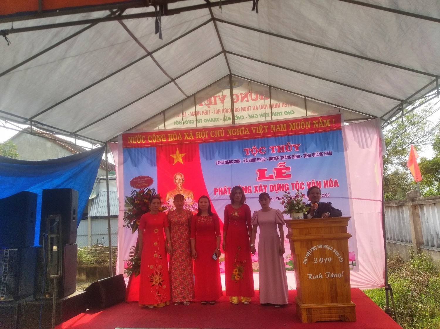 4anh toc thuy