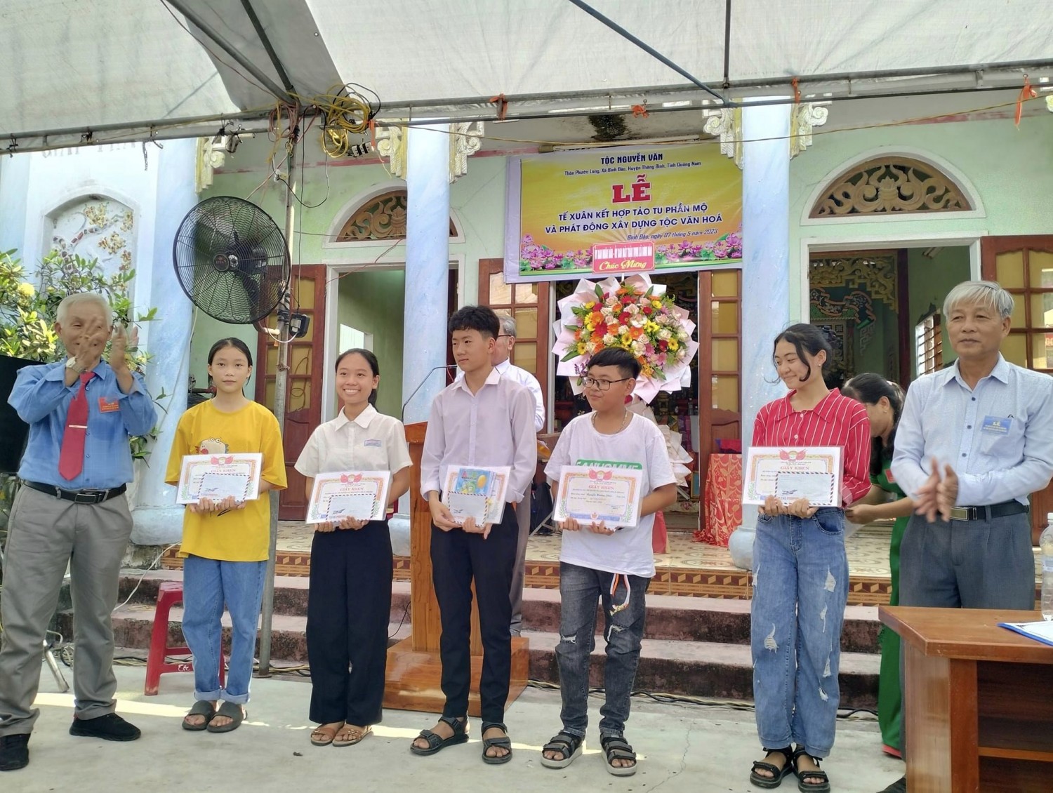 trao thuong