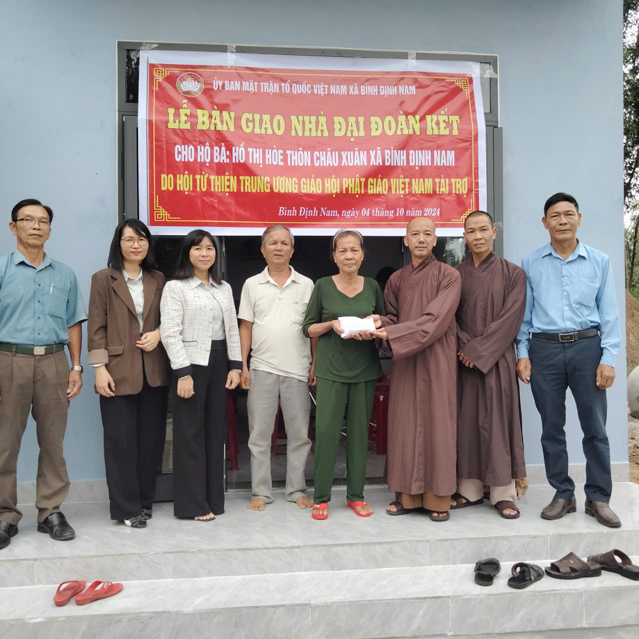 Trao nhà hội từ thiện Phật giáo